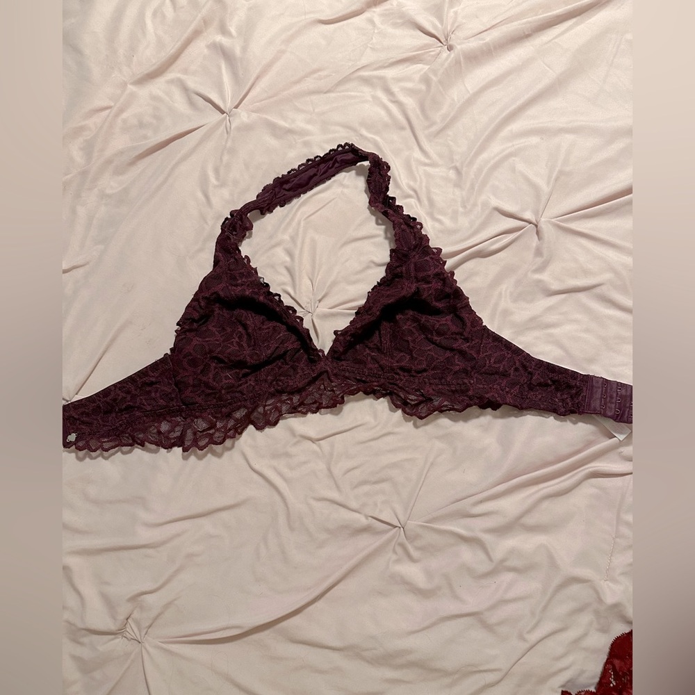 Victorias Sevret Pink bralette (D-DD) worn once. Like new